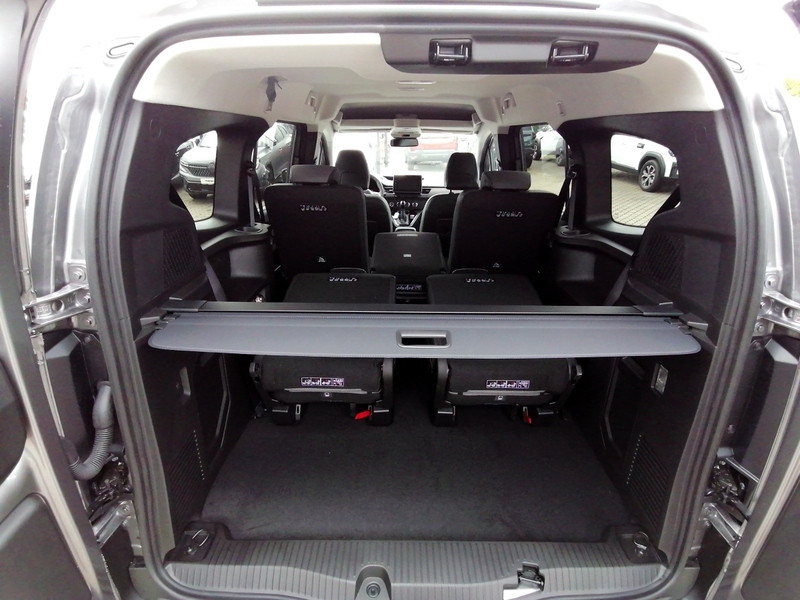 Fahrzeugabbildung Kangoo PKW GRAND TECHNO TCe 130 EDC Bild 6 von 14