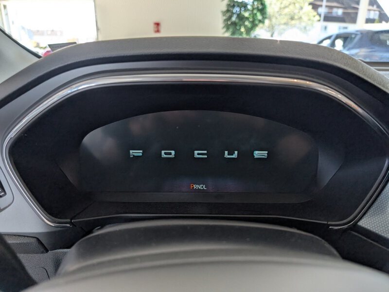 Fahrzeugabbildung Focus Turnier 1.5 EcoBlue Active X AHK B&O ACC Bild 16 von 43