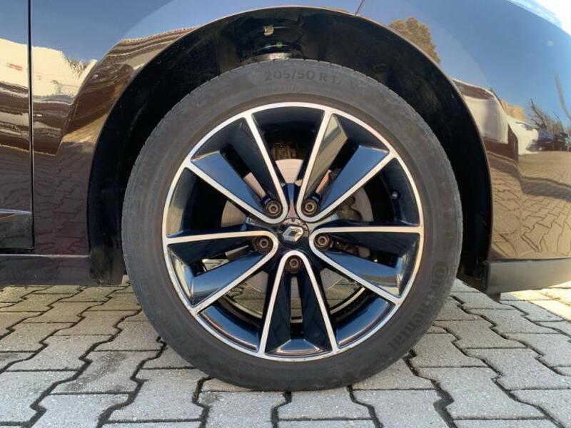 Fahrzeugabbildung Megane Bose Edition Bild 13 von 15