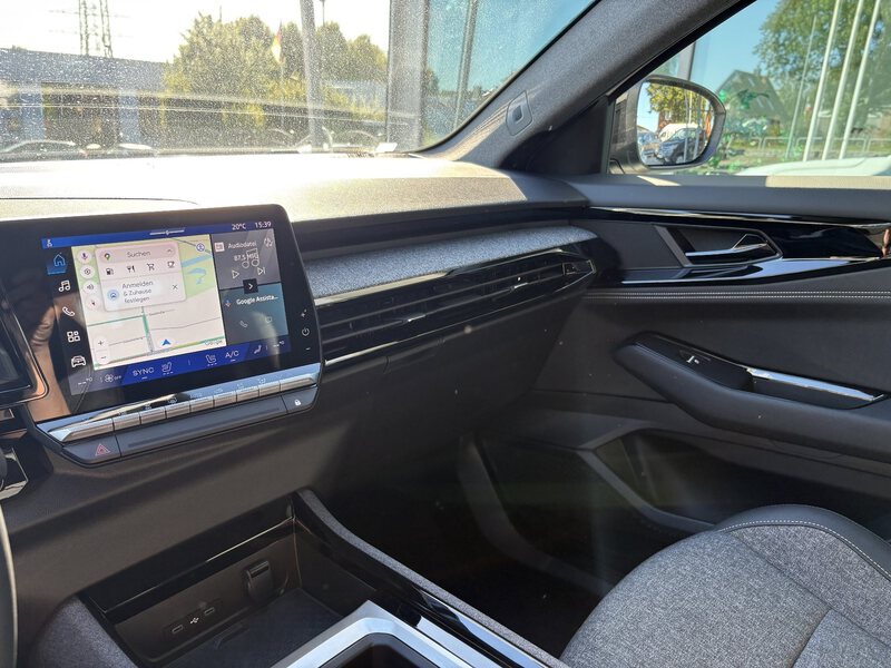 Fahrzeugabbildung Austral E-Tech Full Hyb. 200 Evolution Bild 5 von 11