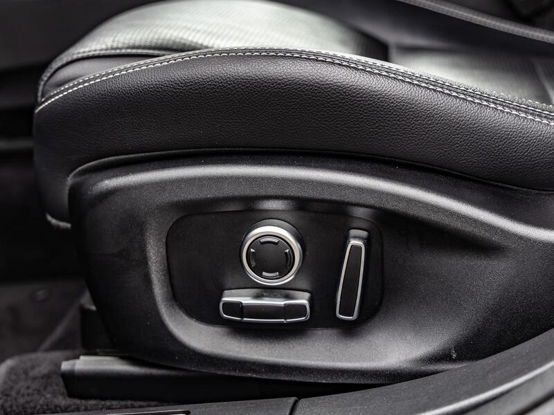 Fahrzeugabbildung I-Pace BLACK PACK STANDHEIZUNG SHZ PDC Bild 16 von 20
