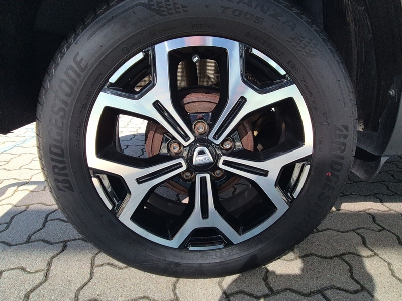 Fahrzeugabbildung Duster Prestige TCe 150 2WD GPF Bild 6 von 15