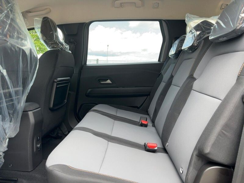 Fahrzeugabbildung Jogger TCe 110 7-Sitzer Bild 9 von 12