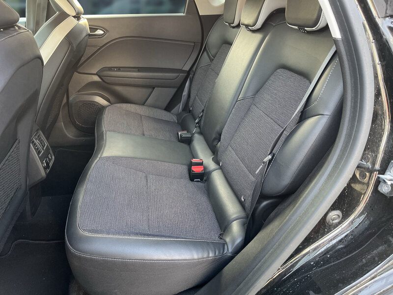 Fahrzeugabbildung Captur RF-Kamera Bild 16 von 27