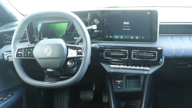 RENAULT Unknown Model 2025 — imagine 21