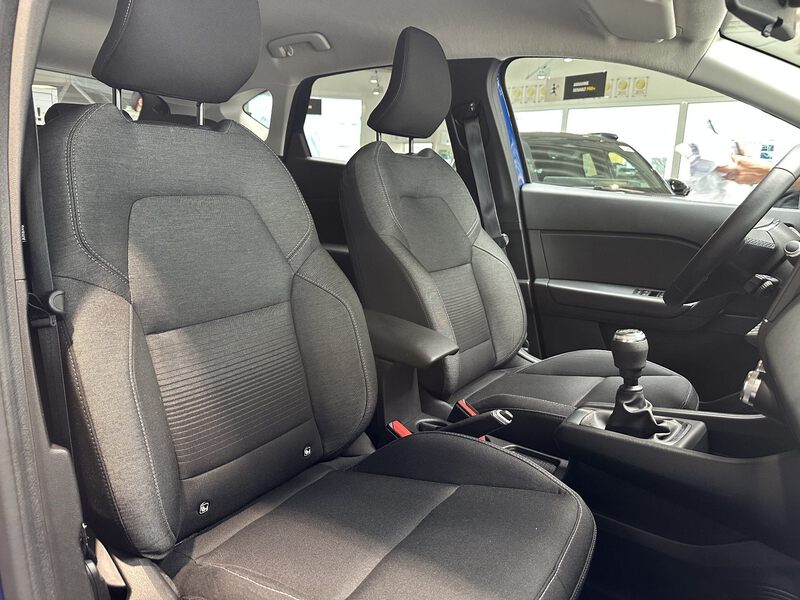 Fahrzeugabbildung Captur EXPERIENCE TCe 90 Bild 12 von 50