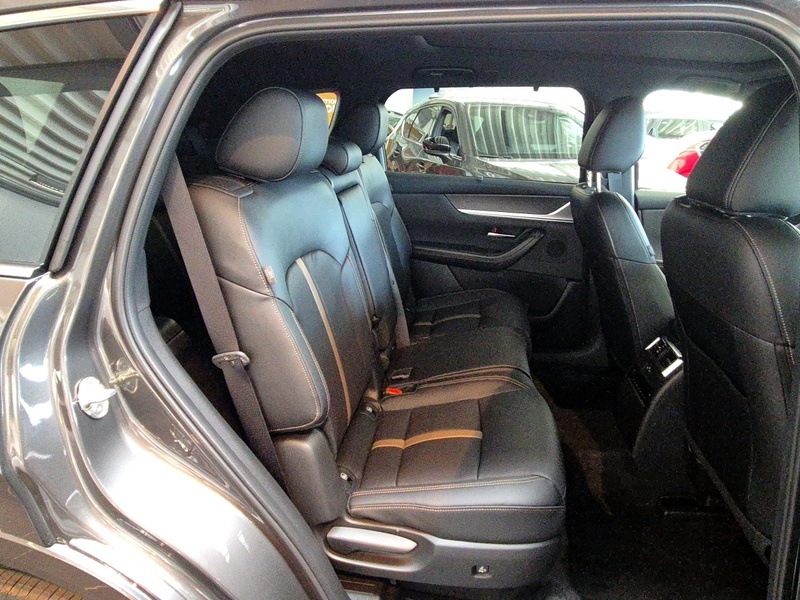 Fahrzeugabbildung CX-80 2.5L e-SKYACTIV PHEV 8AT AWD Homura Bild 8 von 15