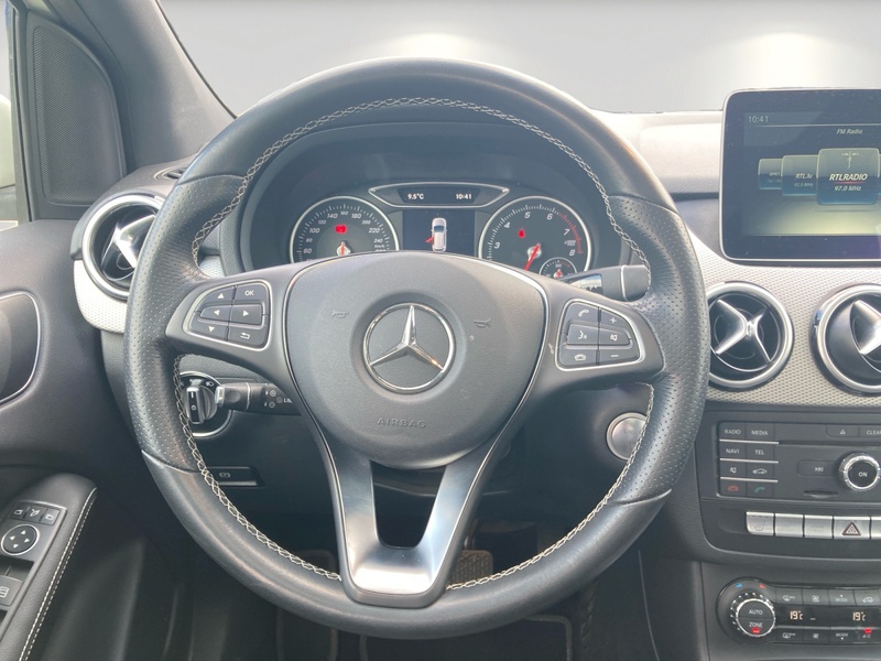 Mercedes-Benz B 200