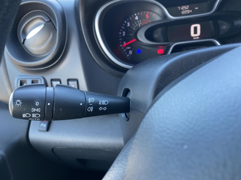 Fahrzeugabbildung Trafic Lkw Komfort L1H1 3,0t ENERGY dCi 120 Bild 15 von 21