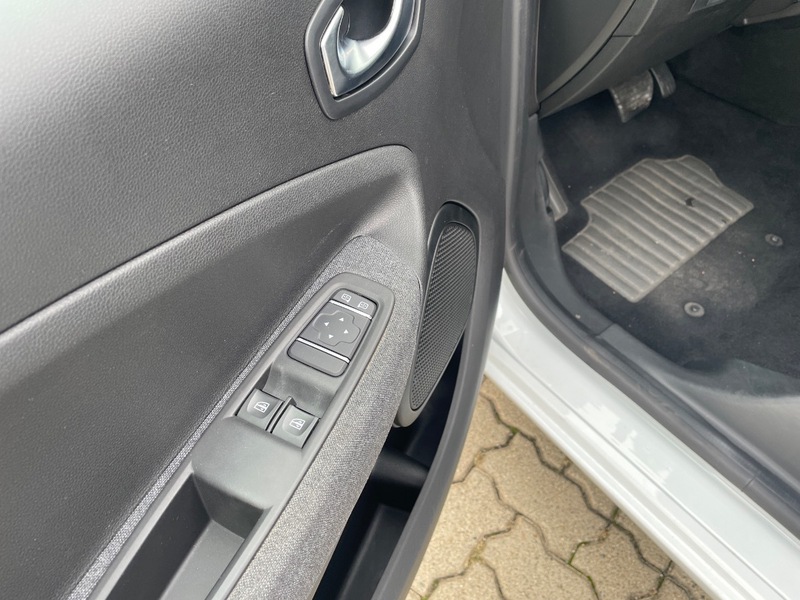Fahrzeugabbildung Zoe incl. Batterie Bild 11 von 40