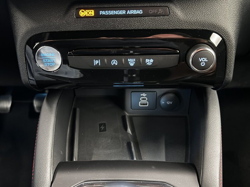 Fahrzeugabbildung Kuga 1.5 EcoBoost ST-Line Allwetterreifen Bild 18 von 40