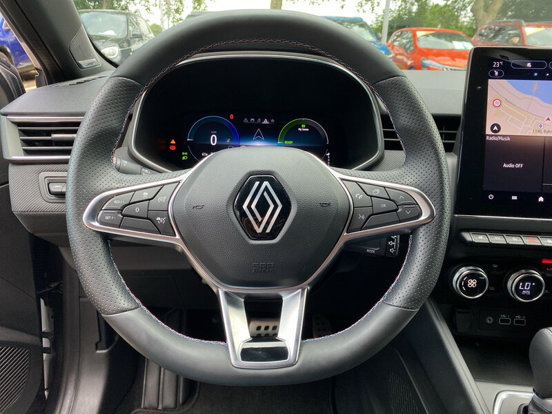 Fahrzeugabbildung Clio ACC Bild 19 von 20