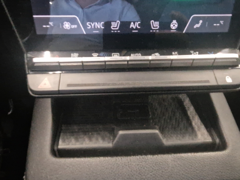 Fahrzeugabbildung Megane E-TECH 100% elektrisch Evolution Paket Bild 17 von 20