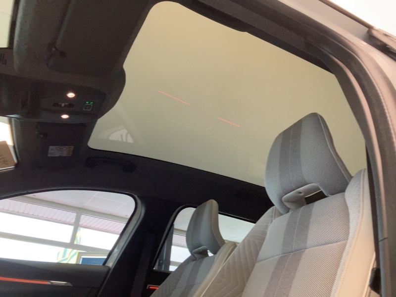 Fahrzeugabbildung Scenic E-Tech 100% ele Iconic 220 Long Range Bild 12 von 13