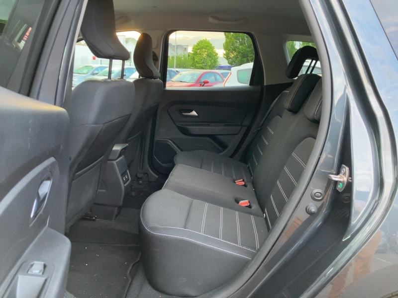 Fahrzeugabbildung Duster Prestige+ TCe 130 *KLIMA*SHZG*AHK*ALLW Bild 8 von 20