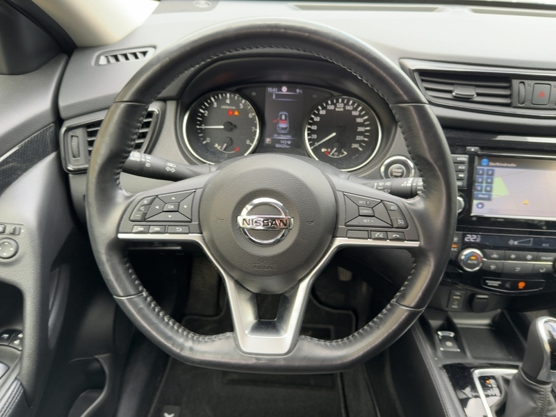 Fahrzeugabbildung X-Trail Automatik Bild 9 von 16