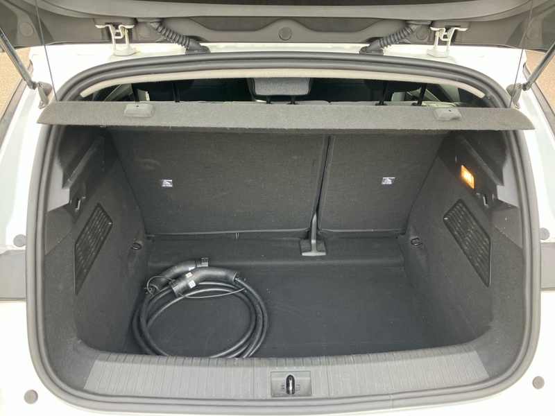 Fahrzeugabbildung Megane E-TECH ER City-Paket/LED/AHK Bild 6 von 17