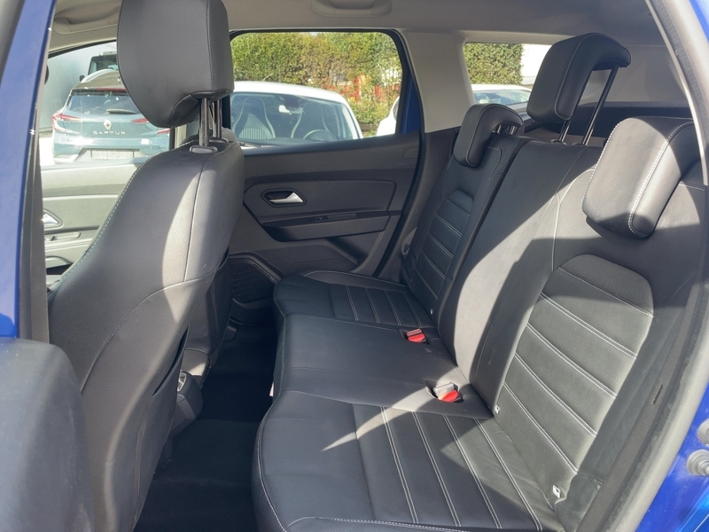 Fahrzeugabbildung Duster II 1.3 TCe 130 Prestige 4WD Bild 6 von 15