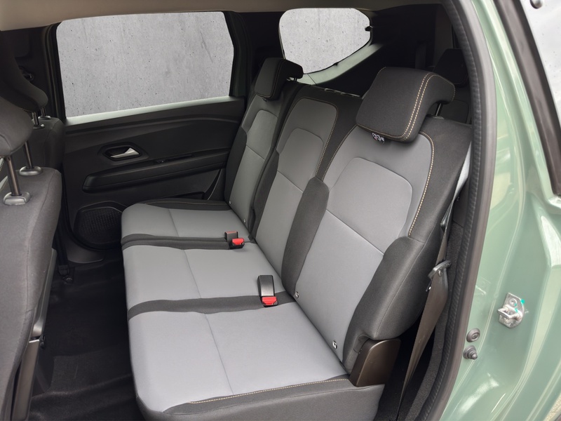 Fahrzeugabbildung Jogger Extreme+ Tce 100 LPG 7-Sitzer Bild 12 von 15