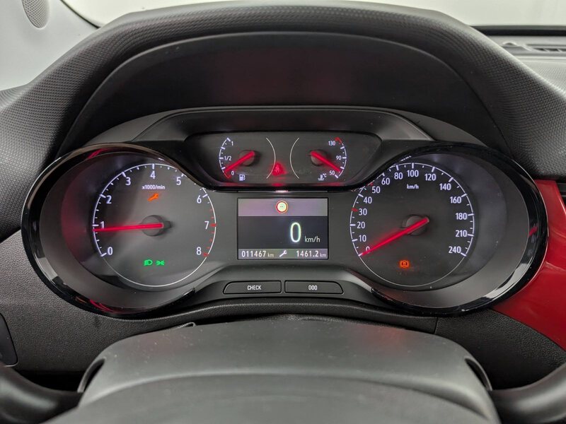 Fahrzeugabbildung Crossland 1.2 GS Line Kamera LED CarPlay Bild 16 von 37