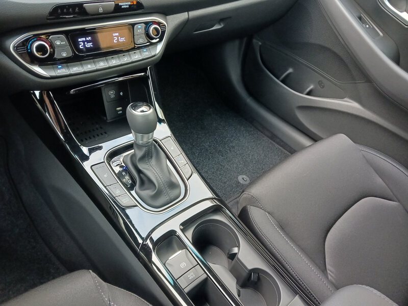 Fahrzeugabbildung i30 Advantage 48V-Mild-Hybrid 2WD DCT Bild 26 von 30