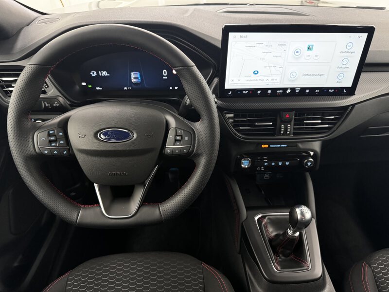 Fahrzeugabbildung Kuga 1.5 EcoBoost ST-Line Allwetterreifen Bild 15 von 40