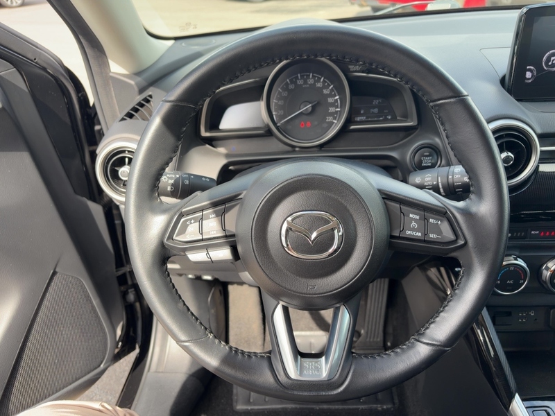 Fahrzeugabbildung 2 1.5 Skyactiv-G 90 Exclusive-Line Automatik Bild 11 von 15