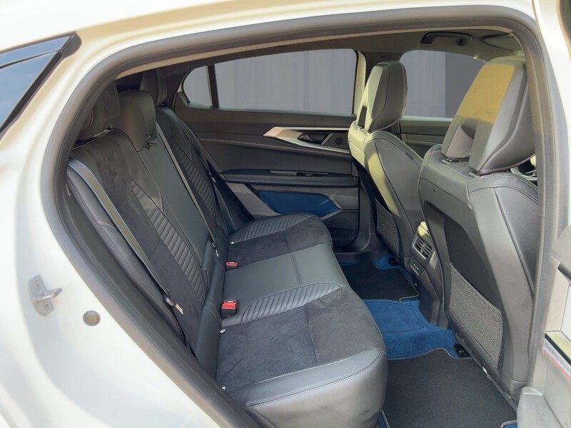 Fahrzeugabbildung Rafale 1.2 Plug-in Hybrid Atelier Alpine 300 Bild 9 von 30