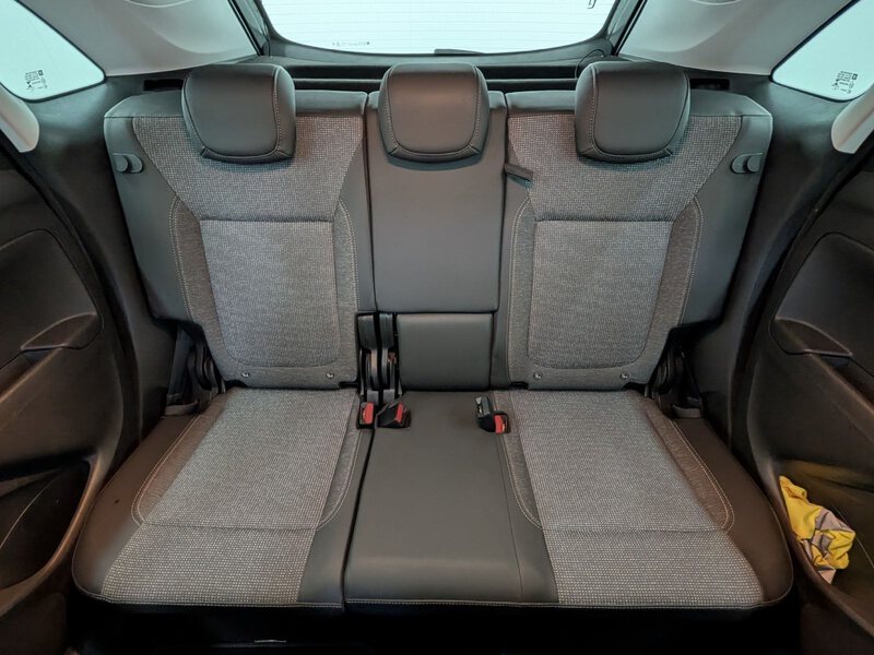 Fahrzeugabbildung Crossland 1.2 Turbo Elegance LED Navi Bild 13 von 32