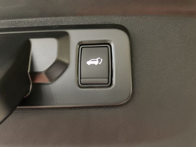 Fahrzeugabbildung Rafale Techno E-Tech Full Hybrid 200 Bild 12 von 13