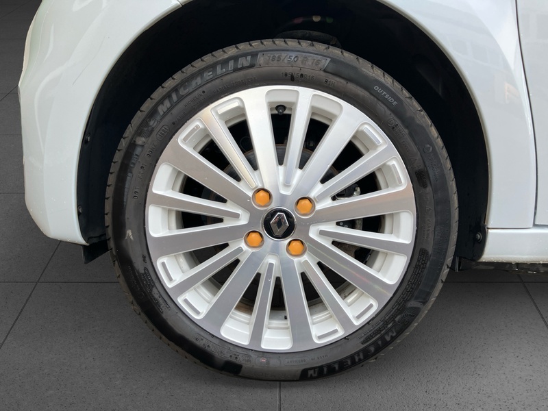 Fahrzeugabbildung Twingo *SHZ/Rückfahrkamera Bild 16 von 17