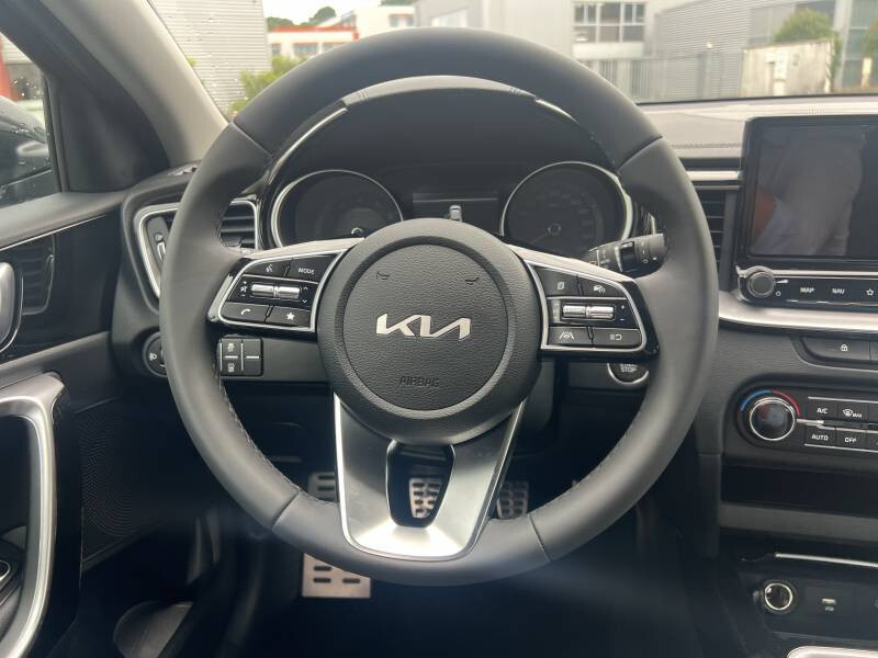KIA Xcee'D