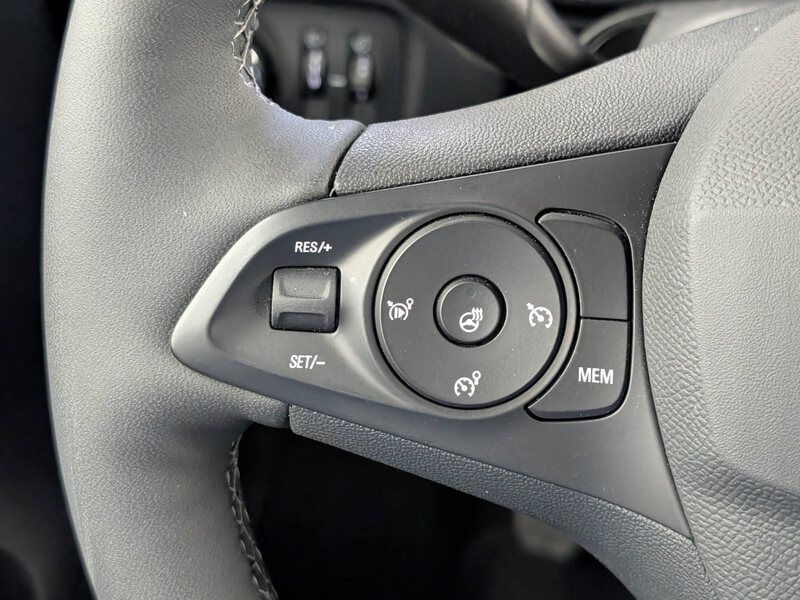 Fahrzeugabbildung Corsa YES 1.2 Turbo LED CarPlay SHZ Bild 26 von 34