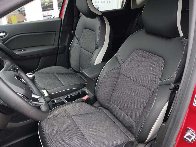 Fahrzeugabbildung Captur Captur INTENS TCe 130 GPF  Bild 9 von 16