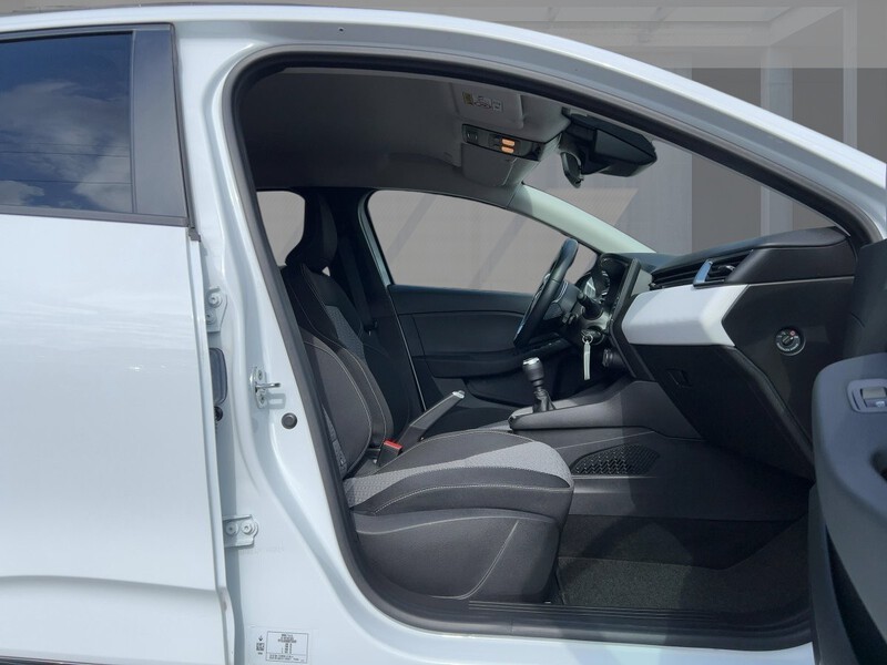 Fahrzeugabbildung Clio EINPARKHILFE HINTEN Bild 8 von 23