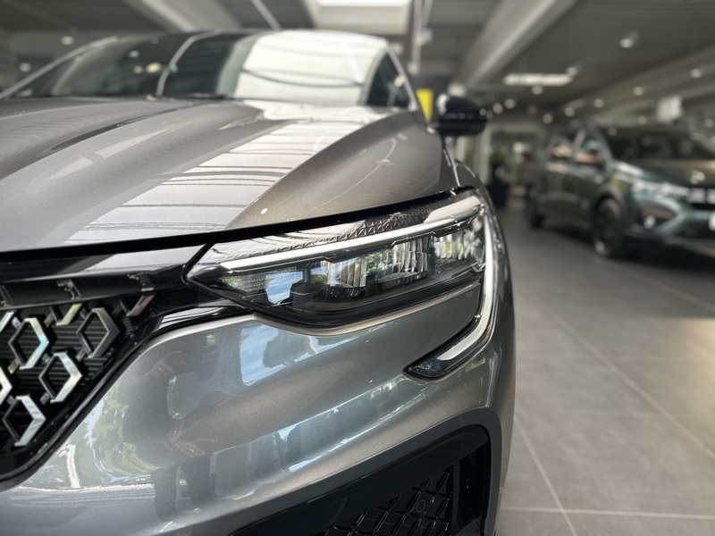 Fahrzeugabbildung Arkana Esprit Alpine Full Hybrid 145 PS Bild 3 von 50