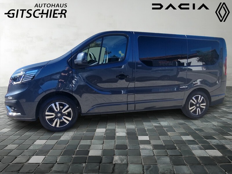 Fahrzeugabbildung Trafic Spaceclass Blue dCi 170 EDC Bild 2 von 14