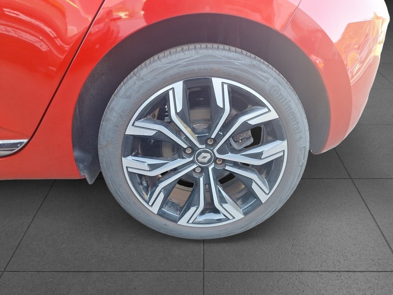 Fahrzeugabbildung Clio TECHNO TCe 90 Bild 16 von 17