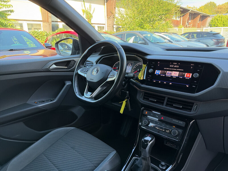 Fahrzeugabbildung T-Cross PDC+Kamera Navi Bild 9 von 20