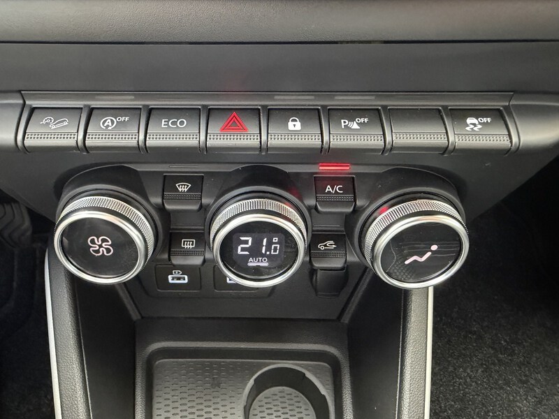 Fahrzeugabbildung Duster ++Klima++Navi++GJR Bild 30 von 43
