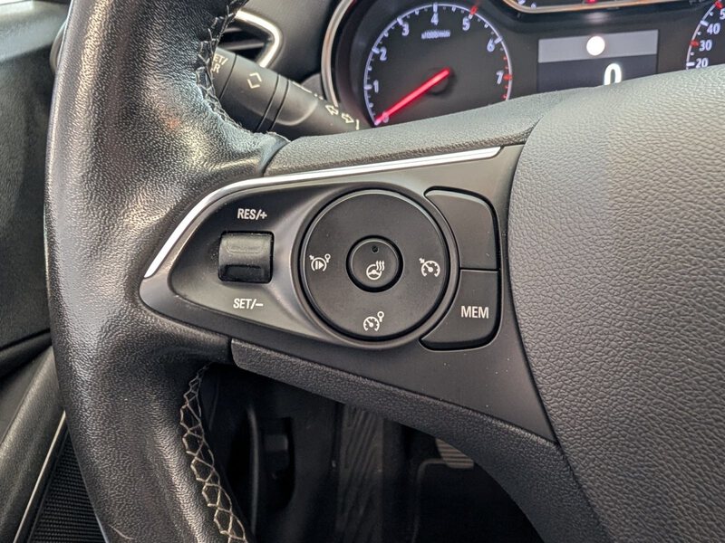 Fahrzeugabbildung Crossland 1.2 Turbo Business Edition Navi Kamera Bild 27 von 34