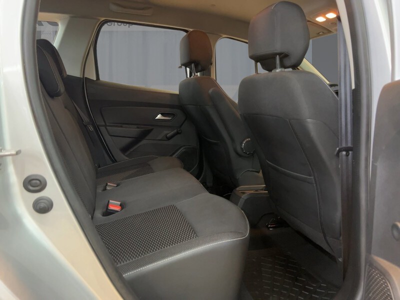 Fahrzeugabbildung Duster Kamera Klima Bild 9 von 17