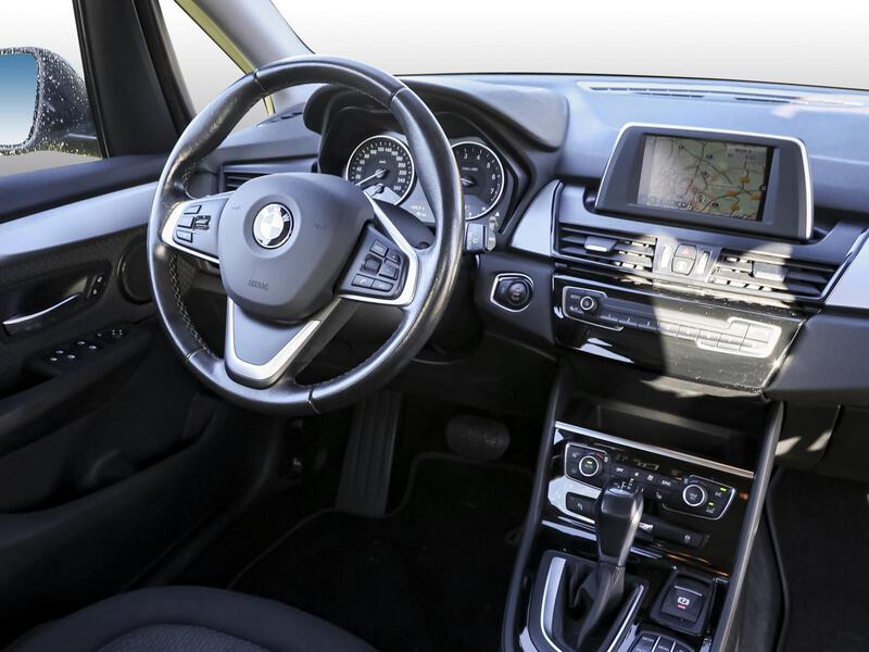 Fahrzeugabbildung 218 Active Tourer NAVI SHZ PDC BT AHK Bild 5 von 15