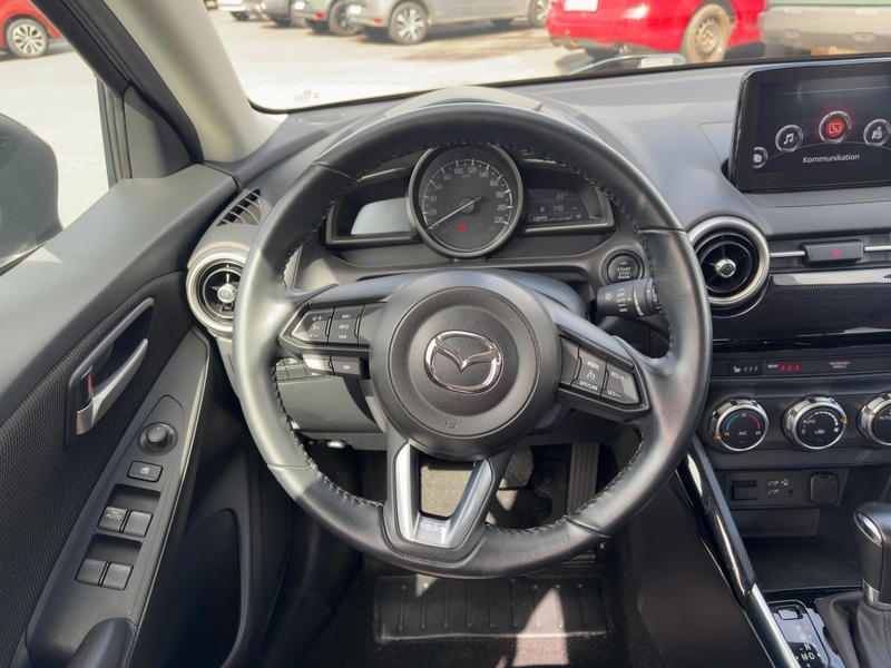 Fahrzeugabbildung 2 1.5 Skyactiv-G 90 Exclusive-Line Automatik Bild 10 von 15