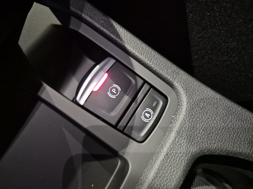 Renault Clio – Bild 18