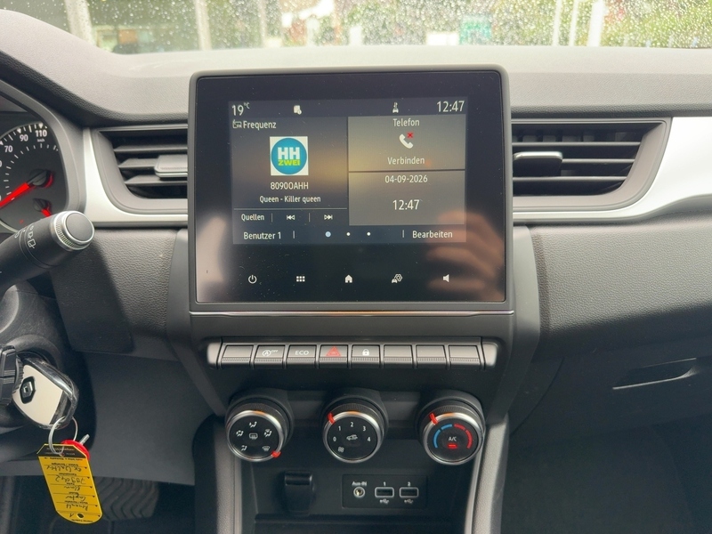 Fahrzeugabbildung Captur ZEN TCe 140 EDC+CARPLAY+AHK+GJR+KAMERA+KLIMA+ Bild 10 von 15