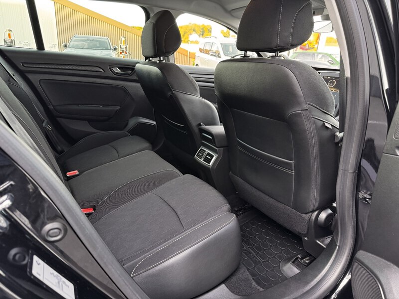 Fahrzeugabbildung Megane GRANDTOUR LIMITED TCE 140 Bild 9 von 19