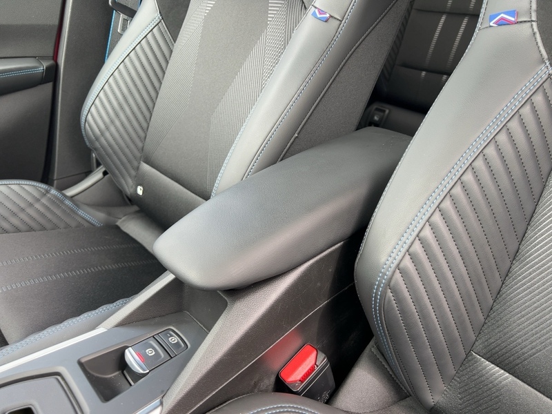 Fahrzeugabbildung Clio PDC BT Bild 19 von 23