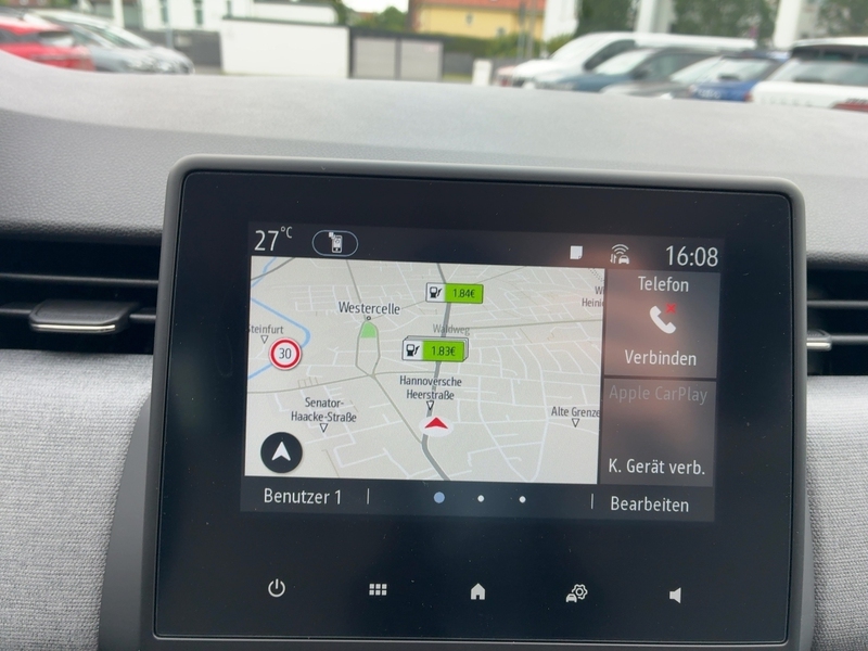 Fahrzeugabbildung Clio Allwetter+PDC+Carplay Bild 14 von 50