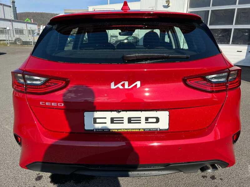 Fahrzeugabbildung Ceed _5 1.5T 140 DCT7 VIS K Bild 6 von 19